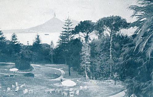 Il parco di Villa Moliterno intorno al 1904
